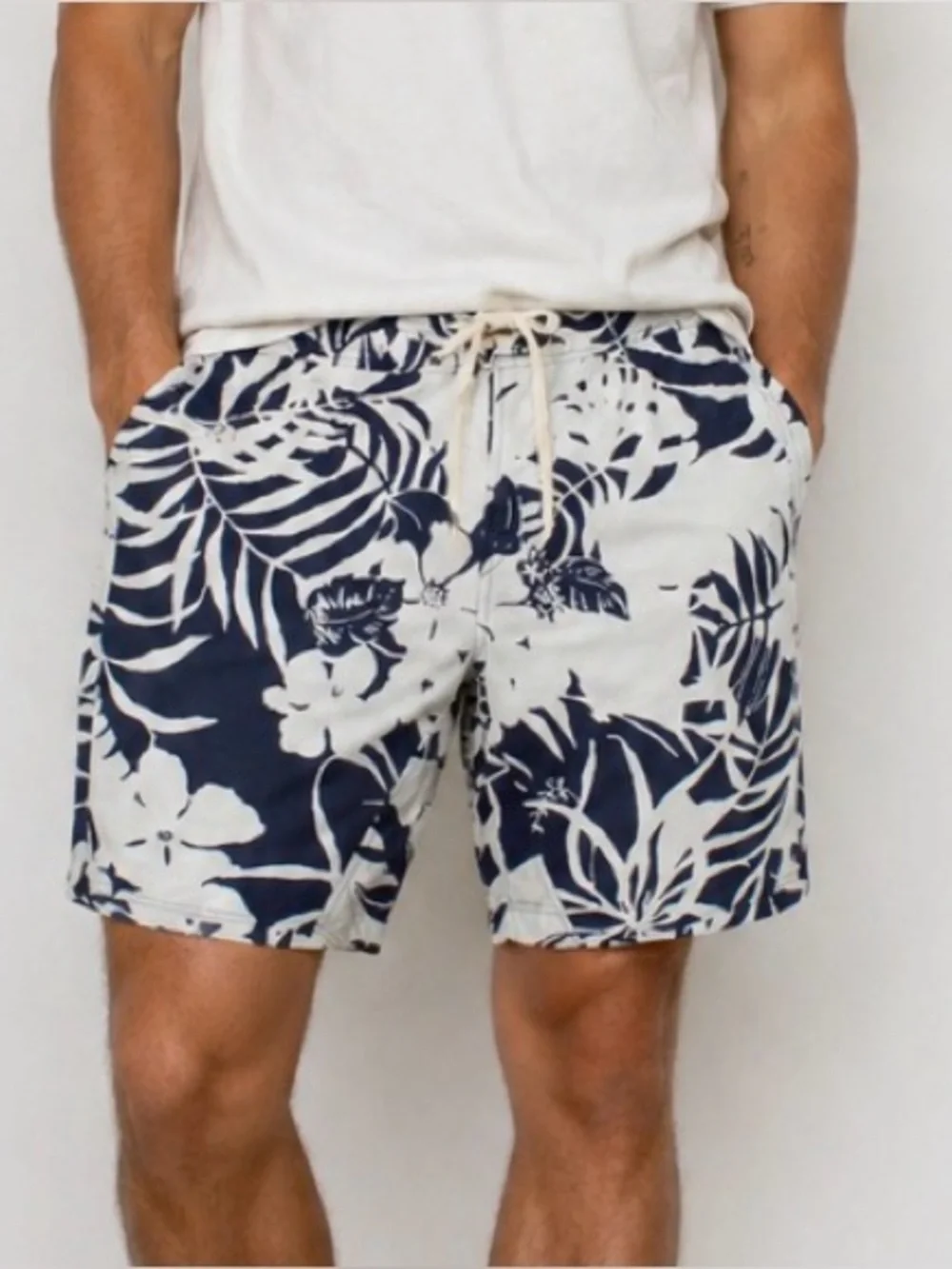 Patagonia Men's Wavefarer Board Shorts blue white palm leaf 33